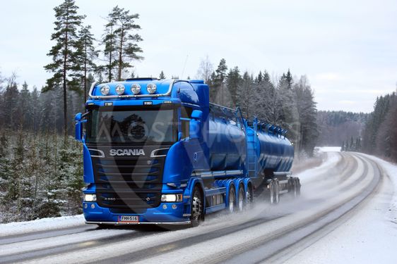 All the Details about Ice Road Truckers and How much do Ice Road Truckers make?